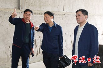 市領(lǐng)導(dǎo)調(diào)研重點(diǎn)農(nóng)業(yè)龍頭企業(yè)時(shí)強(qiáng)調(diào)：提高農(nóng)業(yè)現(xiàn)代化水平 打造品牌農(nóng)業(yè)