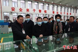 周振宇調研教育工作時指出 堅持教育優先發展 辦好人民滿意教育