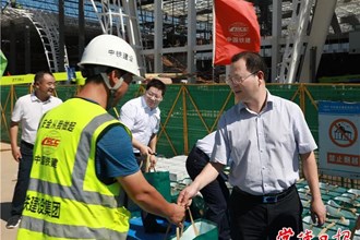 周振宇慰問鐵路建設者并調度高鐵建設強調　把常益長高鐵常德段建設成為精品工程