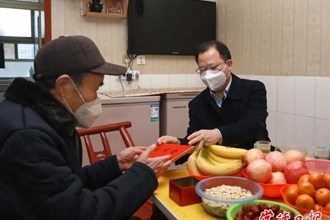 周振宇開展節前走訪慰問活動