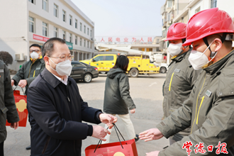 周振宇看望一線值班人員督導各項重點工作 統籌做好各項工作 確保群眾生活安寧祥和