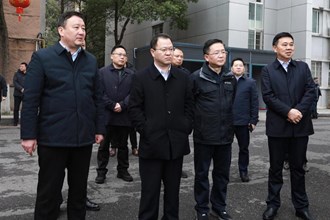 周振宇調研教育重點項目建設 高標準高質量辦人民滿意教育