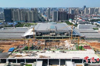 【攝影報道】戰高溫，斗酷暑！常德火車站二期工程建設如火如荼