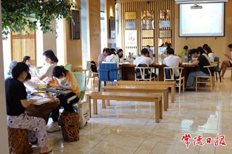 【攝影報道】圖書館里人氣旺
