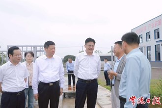 羅毅君在安鄉縣調研