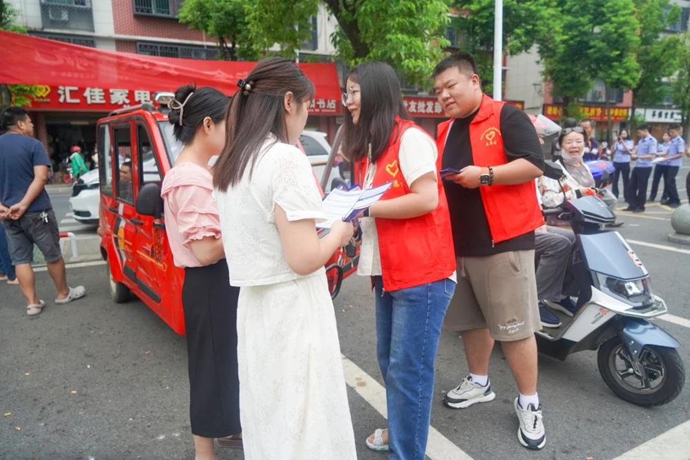 39a8eec4140440a5aa1d841412876e6d.jpg 39a8eec4140440a5aa1d841412876e6d.jpg