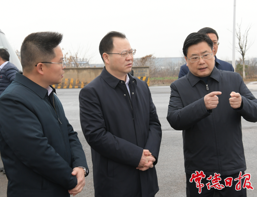 周振宇（中）調研化工園區污水處理廠項目