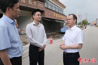 周振宇在武陵區蘆荻山鄉調研督導時強調：全力以赴推進居民用水管網改造
